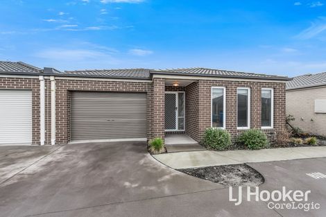 Property photo of 36 Renlik Circuit Cranbourne North VIC 3977