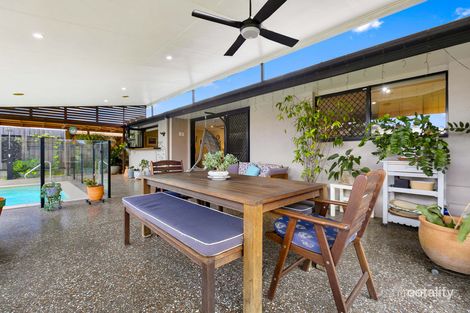 Property photo of 16 Surrey Court Kawungan QLD 4655