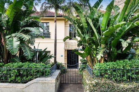 3/35-37 Robe St, St Kilda, VIC 3182