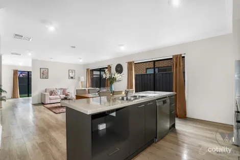 Property photo of 31 Direction Drive Tarneit VIC 3029