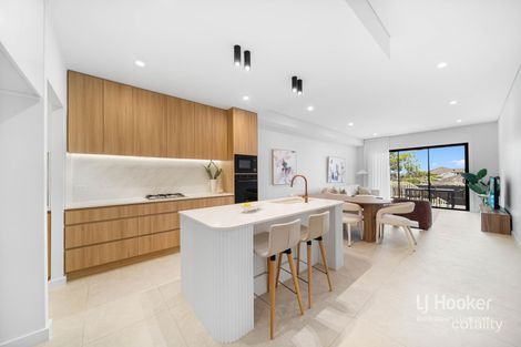Property photo of 10 Ikara Crescent Moorebank NSW 2170