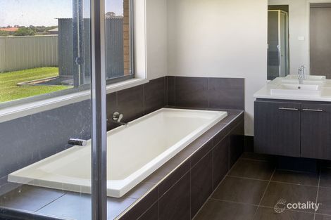 Property photo of 5 Devlin Close Leeton NSW 2705
