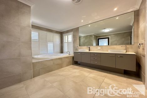 Property photo of 23 Lowen Road Glen Waverley VIC 3150