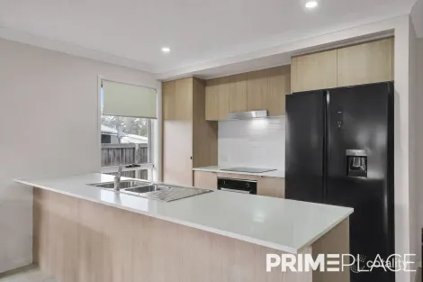 Property photo of 3 Castle Way Flinders View QLD 4305