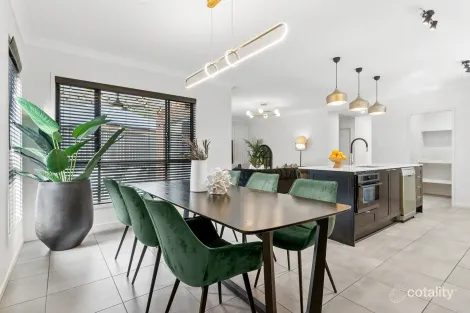 Property photo of 21 Aberdeen Place Upper Kedron QLD 4055