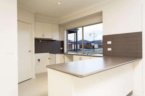 Property photo of 12 Grainger Circuit Point Cook VIC 3030