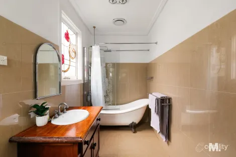 Property photo of 120 Epsom Road Ascot Vale VIC 3032