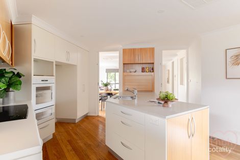 Property photo of 17 Bennelong Crescent Macquarie ACT 2614