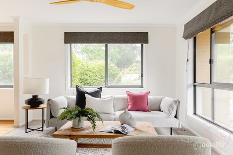 Property photo of 17 Bennelong Crescent Macquarie ACT 2614