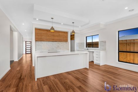 Property photo of 55 Sallybank Crescent Wollert VIC 3750