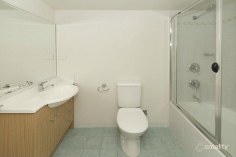 Property photo of 2/327 Boundary Street Spring Hill QLD 4000