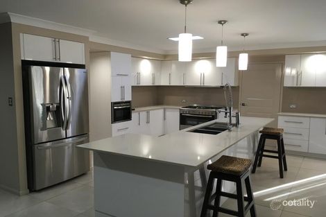 Property photo of 32 Leesmore Court Deebing Heights QLD 4306
