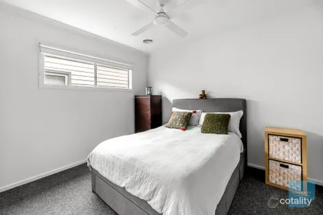 Property photo of 21 Coconut Circuit Deanside VIC 3336