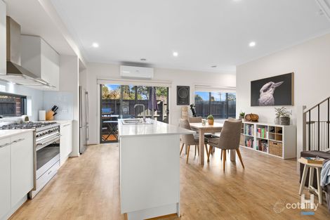 Property photo of 20 Seacombe Grove Somerville VIC 3912