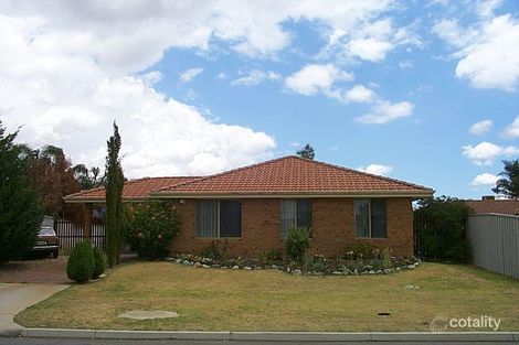 70 Strawberry Dr, Seville Grove, WA 6112