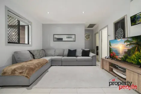 Property photo of 30 Charter Street Sadleir NSW 2168