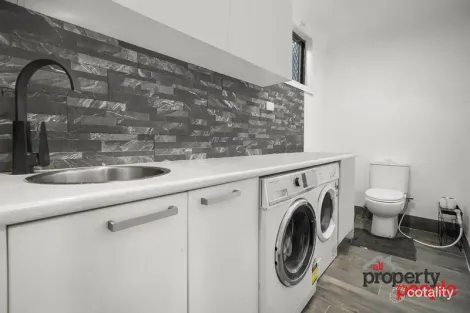 Property photo of 30 Charter Street Sadleir NSW 2168