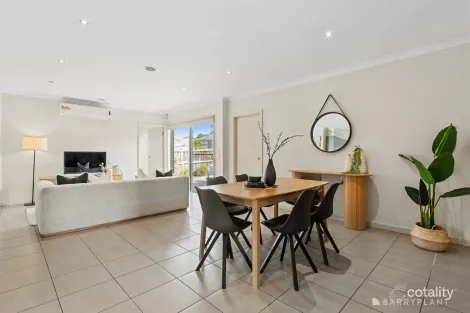 Property photo of 37 Barleygrass Crescent Brookfield VIC 3338
