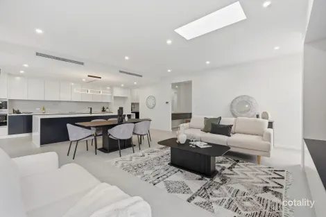 Property photo of 3 Benaud Court St Clair NSW 2759