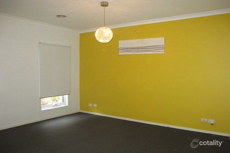 Property photo of 25 Viewbank Walk Caroline Springs VIC 3023