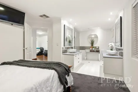 Property photo of 110 Venturi Drive Ocean Reef WA 6027