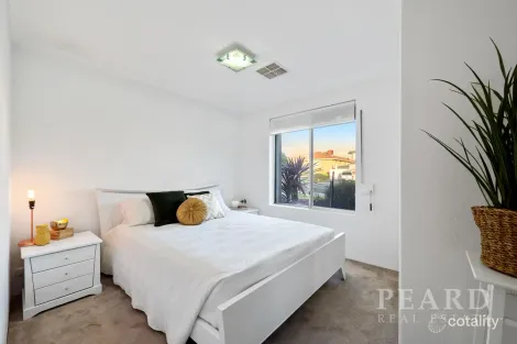 Property photo of 110 Venturi Drive Ocean Reef WA 6027