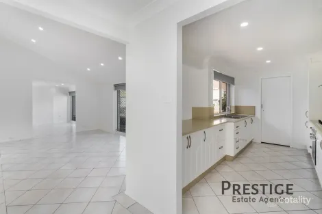 Property photo of 3 Drayton Place Edensor Park NSW 2176