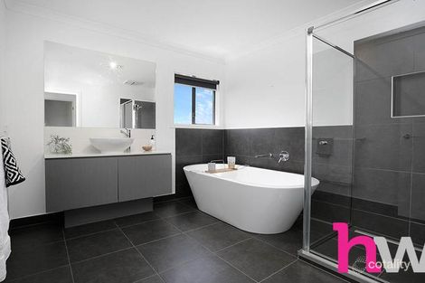 Property photo of 28 Dryden Way Highton VIC 3216