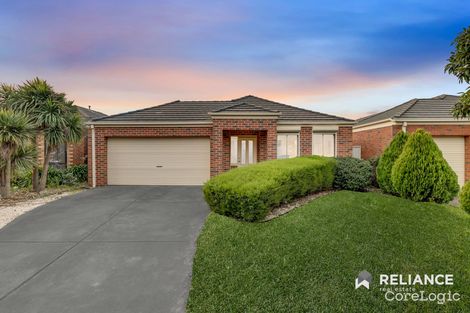Property photo of 28 Wyperfeld Circuit Caroline Springs VIC 3023