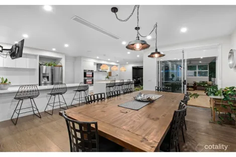 Property photo of 5 Ironbark Street Carindale QLD 4152