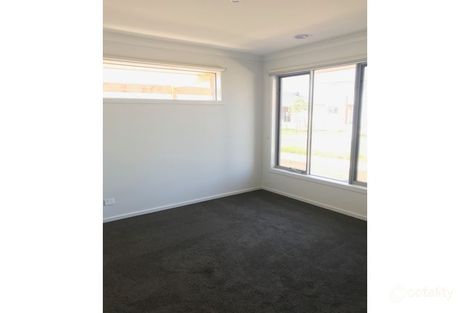 Property photo of 7 Larapinta Entrance Werribee VIC 3030