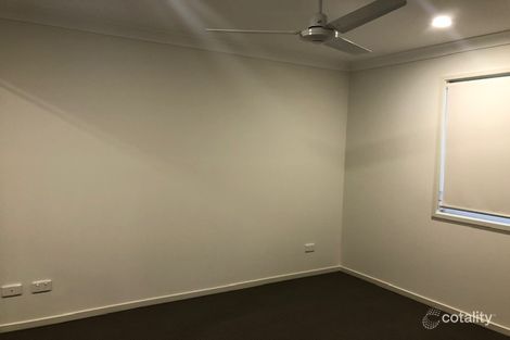 Property photo of 2/3 Mount Mitchell Street Park Ridge QLD 4125