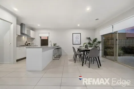 Property photo of 17 Semblance Drive Tarneit VIC 3029