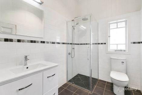 18 Stanley Tce, Taringa, QLD 4068