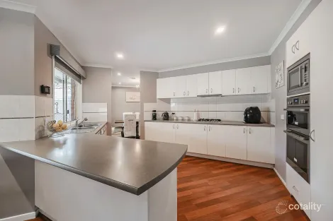 Property photo of 41 Salween Crescent Roxburgh Park VIC 3064
