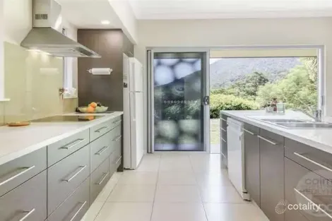 Property photo of 32 Gavin Hamilton Close Redlynch QLD 4870