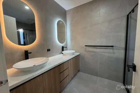 Property photo of 18 Damesfly Circuit Tarneit VIC 3029