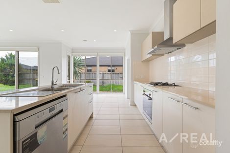 Property photo of 8 Oradala Rise Werribee VIC 3030