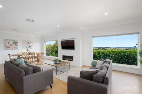 Property photo of 11 Stanley Terrace Moss Vale NSW 2577