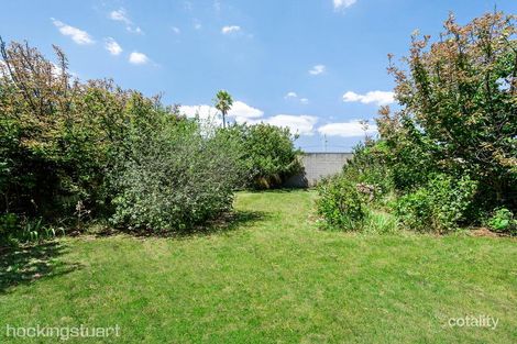Property photo of 17 Walpole Avenue Rosebud VIC 3939