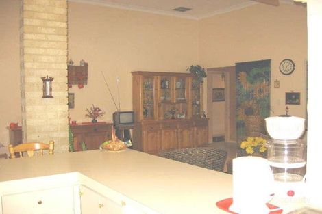 Property photo of 2 Ramsay Close Noranda WA 6062