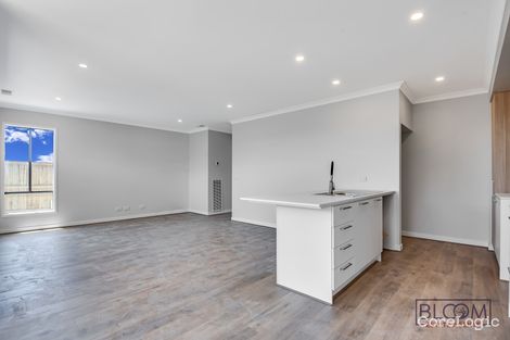 Property photo of 50 Dawley Circuit Werribee VIC 3030