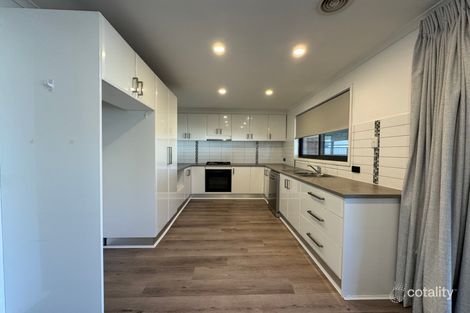 Property photo of 35 Cameron Way Pakenham VIC 3810