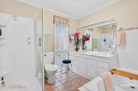 Property photo of 52 Guthridge Crescent Wanniassa ACT 2903