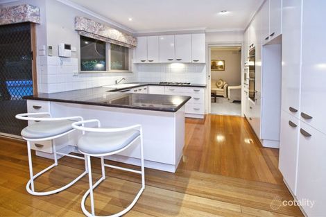 Property photo of 2 Aurora Court Glen Waverley VIC 3150