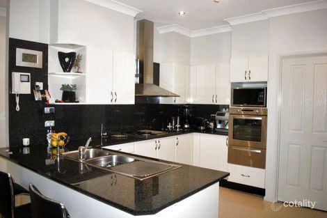 Property photo of 14 Laing Place West Hoxton NSW 2171