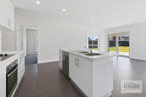 Property photo of 35 Currawong Drive Wangaratta VIC 3677