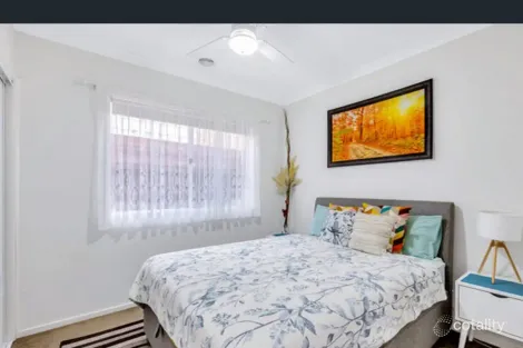 Property photo of 14 Lemon Grove Cranbourne West VIC 3977
