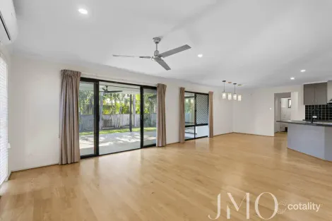 Property photo of 3 Lilyvale Crescent Ormeau QLD 4208