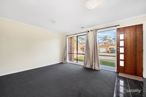 Property photo of 44 Wakenshaw Crescent Pakenham VIC 3810